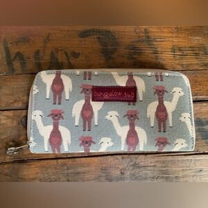 Bungalow 360 canvas llama wallet pocketbook